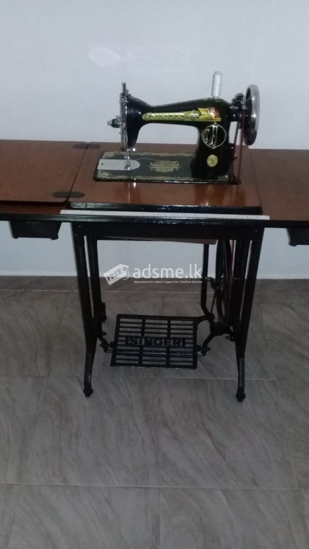 Singer sewing machine for sale in Malabe