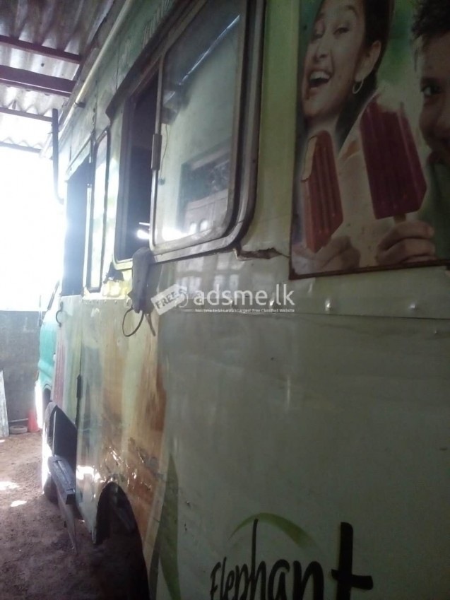 Isuzu ELF 150 single wheel 1980