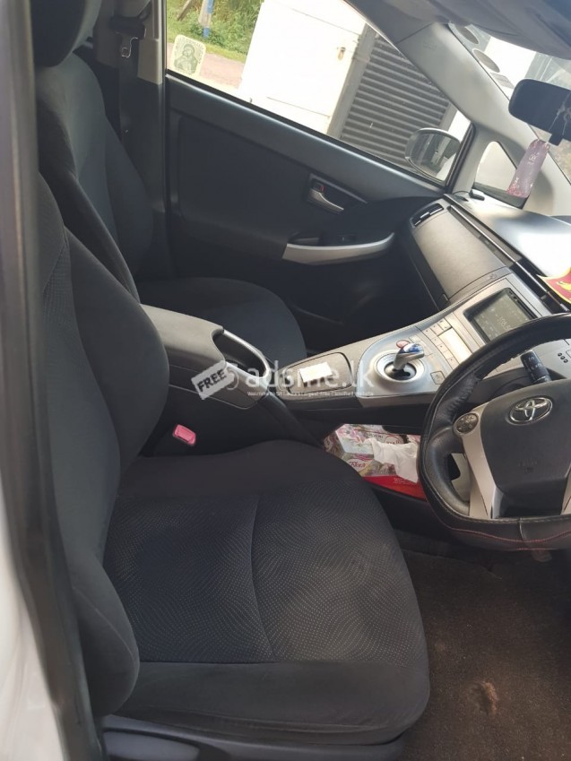 Toyota Prius 2013 (Used)
