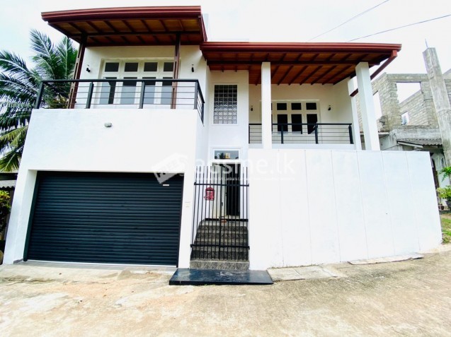 Luxury two story house for sale in Mulleriyawa(Hibutana)