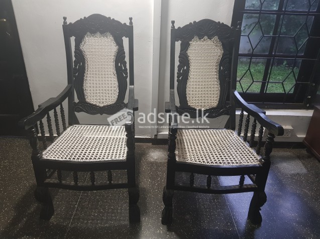 WOODEN ANTIQUE CHAIRS