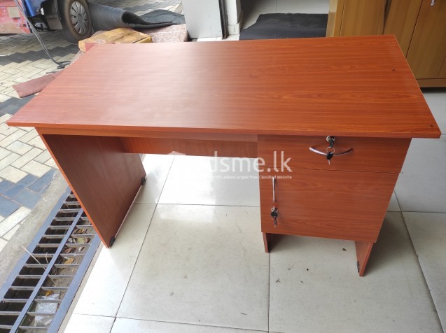 LUCKMO- NEW WRITTEN TABLE MELAMINE / 013