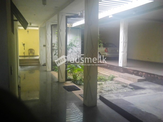 Upstairs House for Rent in Thalawathugoda