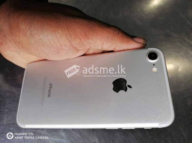 Apple iPhone 7 32GB (Used)