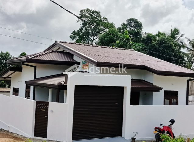 Brand New House For Sale In Athurugiriya