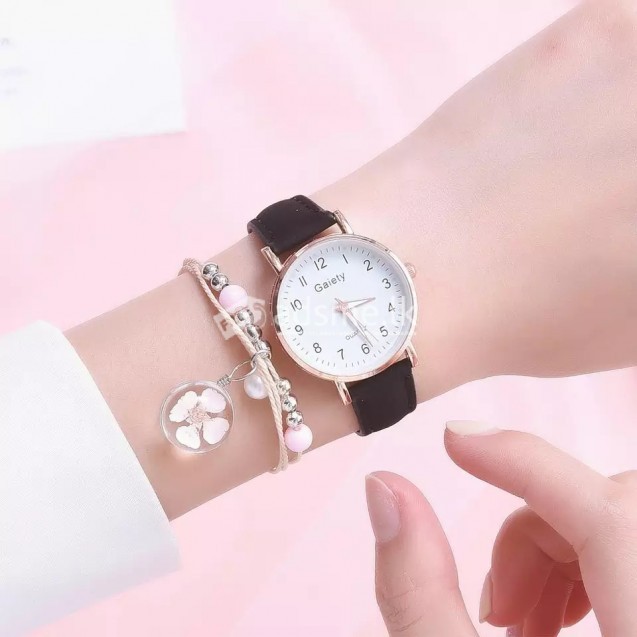 2021 NEW Women's Watches Simple Vintage Small Watch Leather