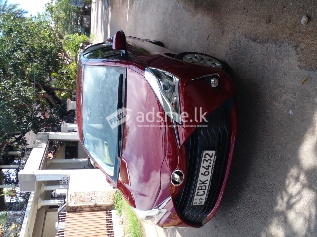 Toyota Vitz 2019 (Used)