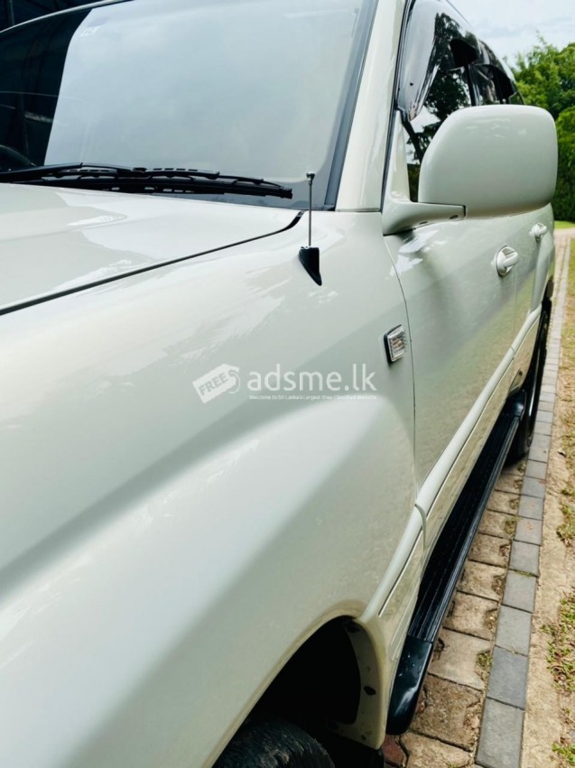 Toyota Land Cruiser Sahara 2000 (Used)