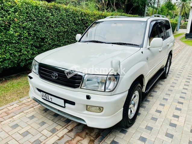 Toyota Land Cruiser Sahara 2000 (Used)