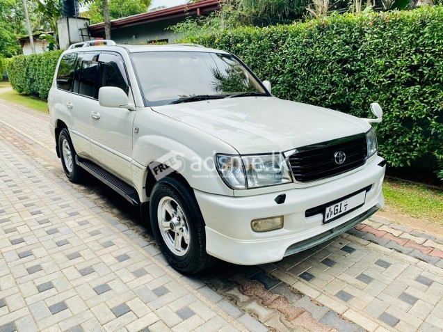Toyota Land Cruiser Sahara 2000 (Used)