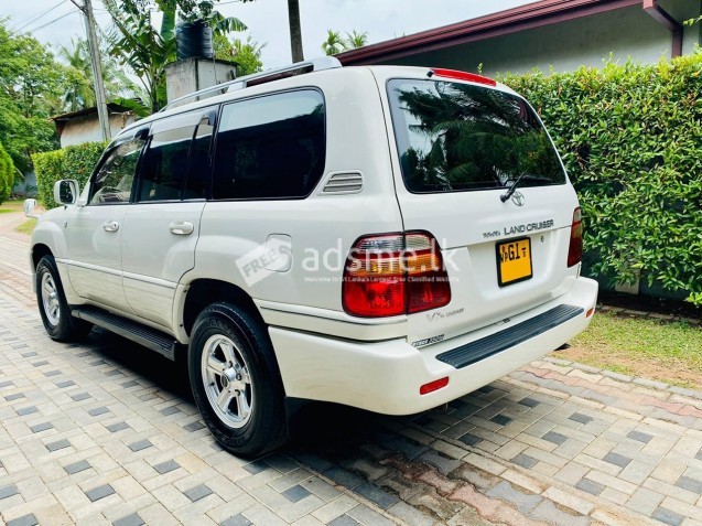 Toyota Land Cruiser Sahara 2000 (Used)