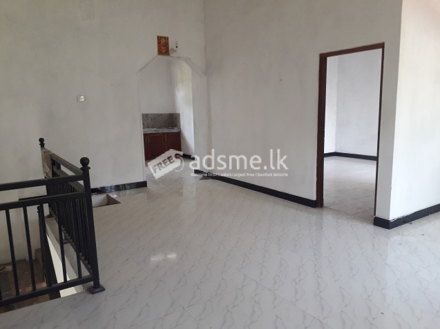 Rent for Upstairs house in Richmond Hill, Galle.Eve