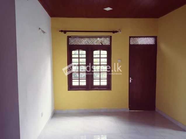 Upstairs House for Rent in Pannipitiya