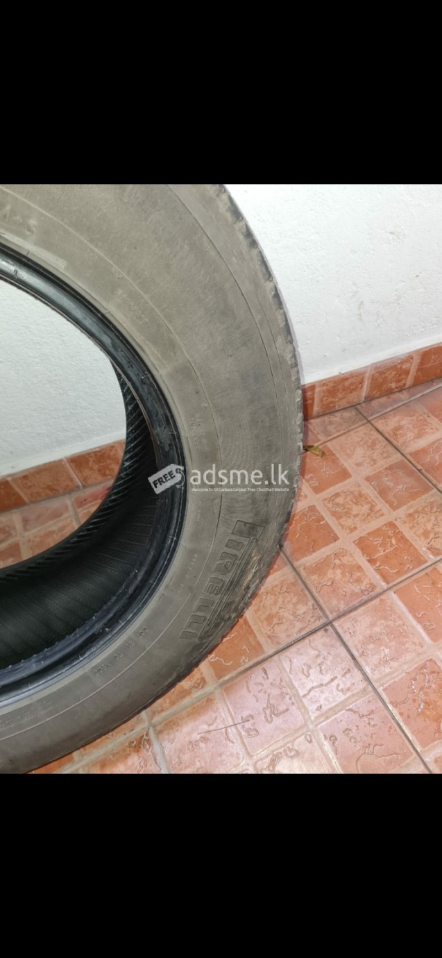 Used tyre 265/65/17 pirelli