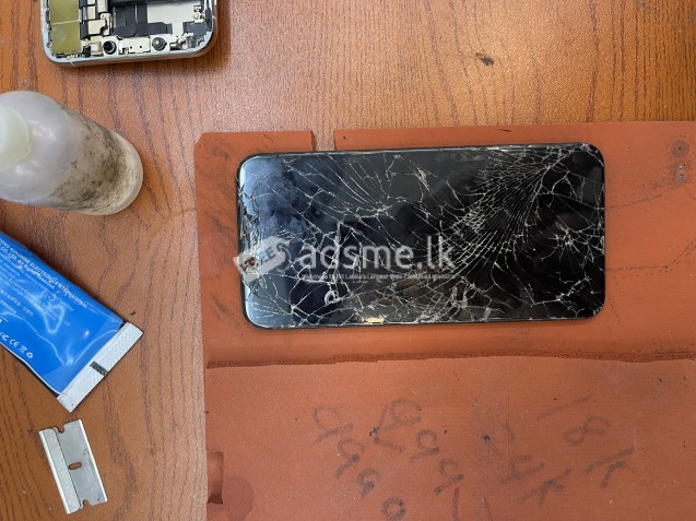 iPhone Xs Max Glass Repair Specialist
