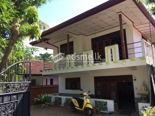 House for sale very near to Matara Town ඉක්මනින් විකිනීමට - මාතර මැද්දවත්ත