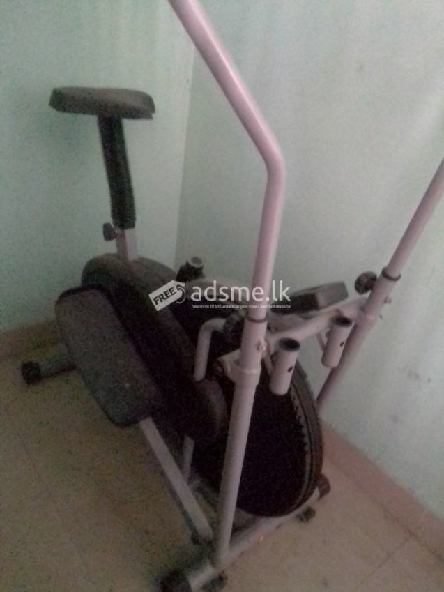 Body strider exercise machine