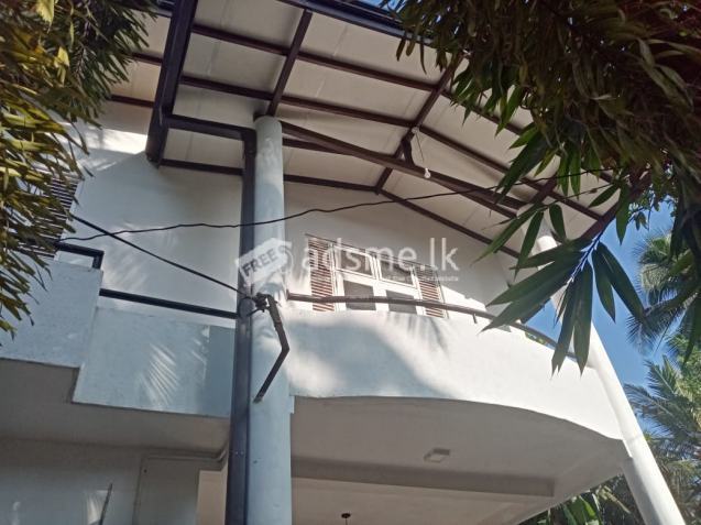 Upstairs house for rent in Galle