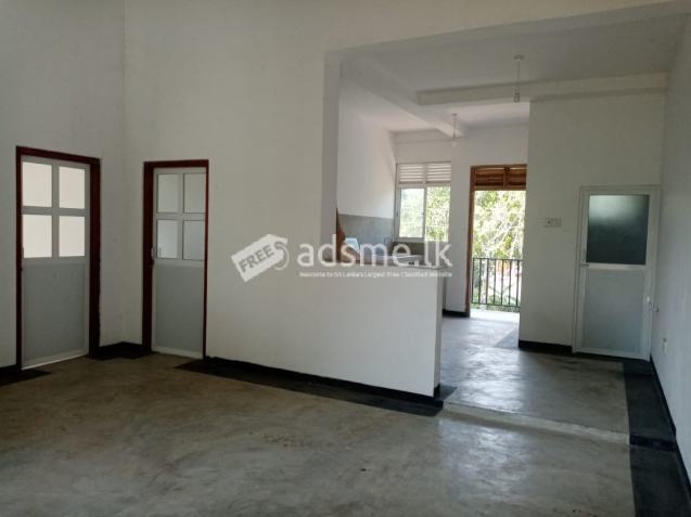Upstairs house for rent in Galle