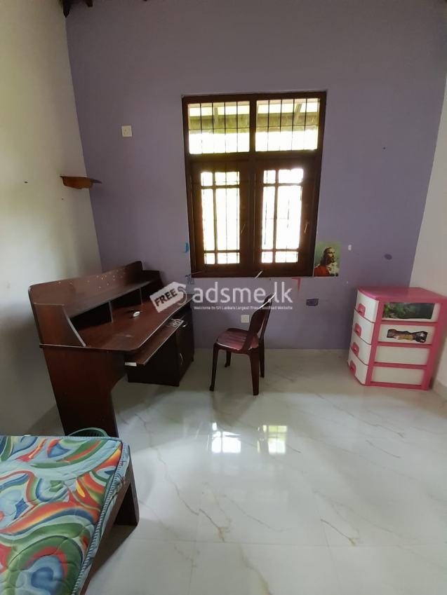 Rent a house close to Colombo-Chilaw Road at Kolinjadiya Wennappuwa