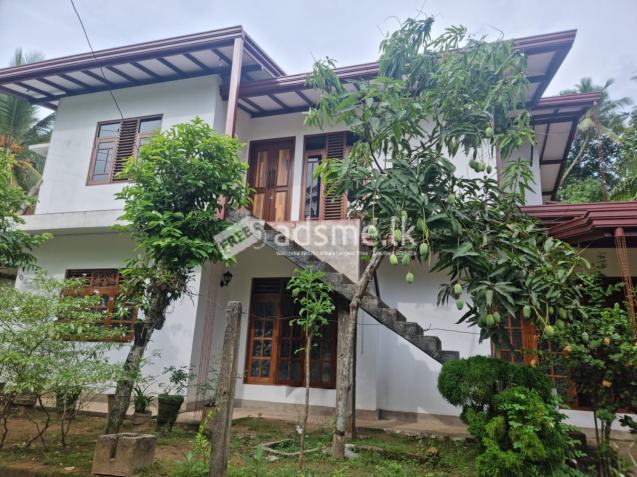 2 nd flore of house for rent. 3 km from Matara town.