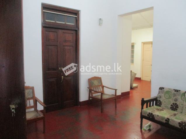 Colonial Style  Spacious family home for rent in Demetagoda