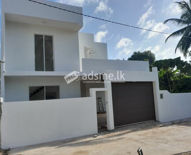Brand new house for sale at Athurugiriya