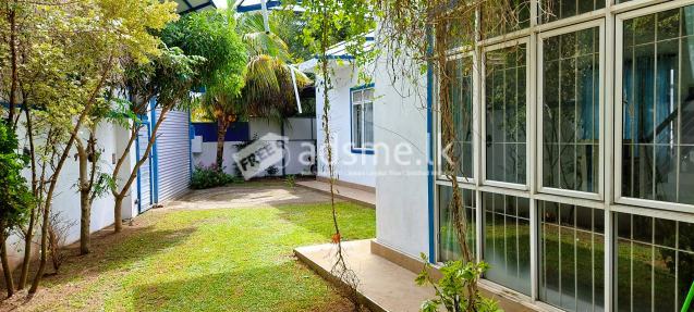Luxury Modern House sale in Battaramulla