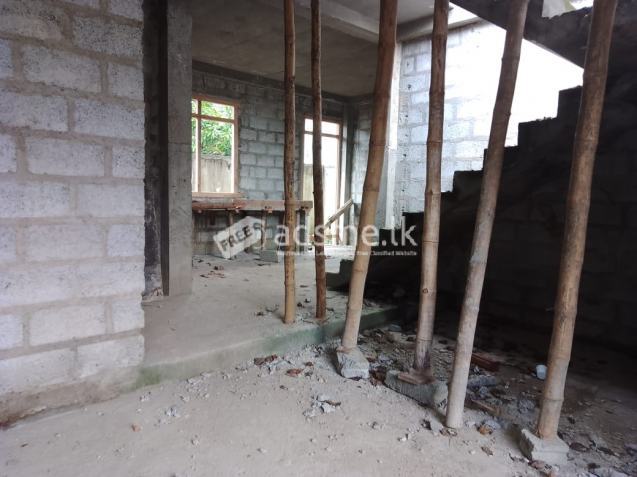 A house consists of 6.2 perches available for sale in Boralesgamuwa