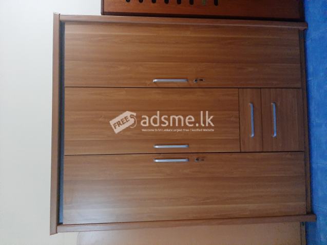 3 door wardrobe
