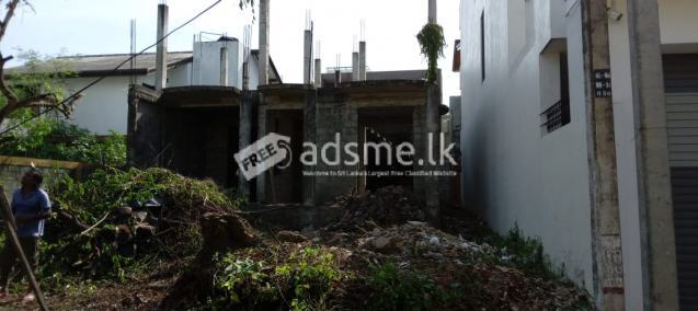 10 perches Land with Partially built house
