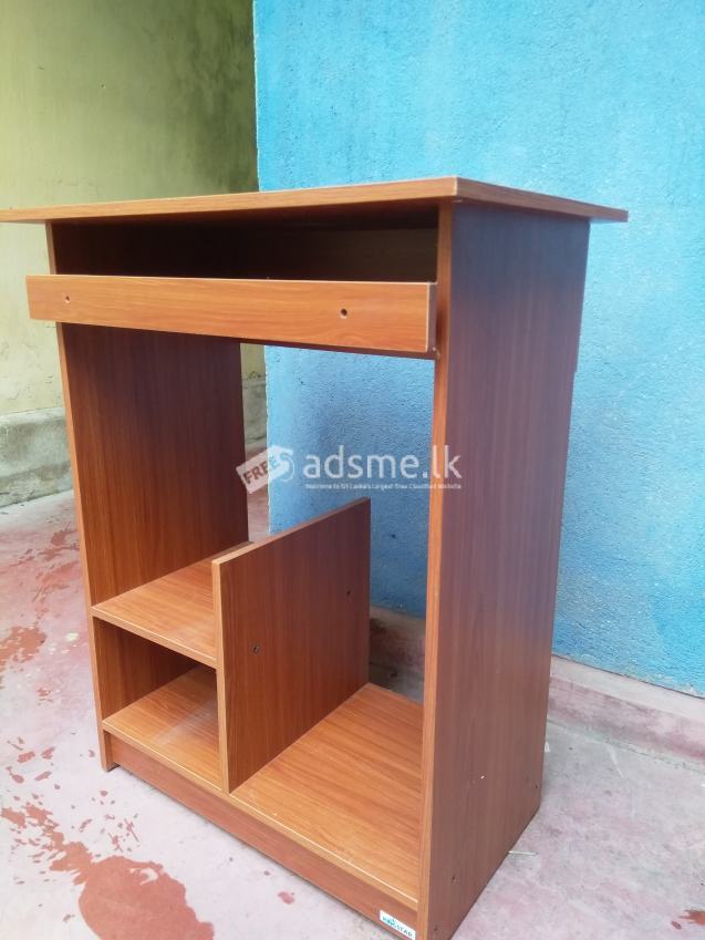 Computer table