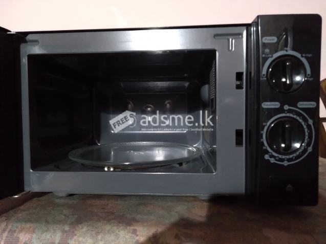 BLACK & DECKER Microwave Oven