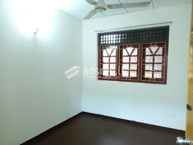 Commercial house with apartment For Rent in Makola