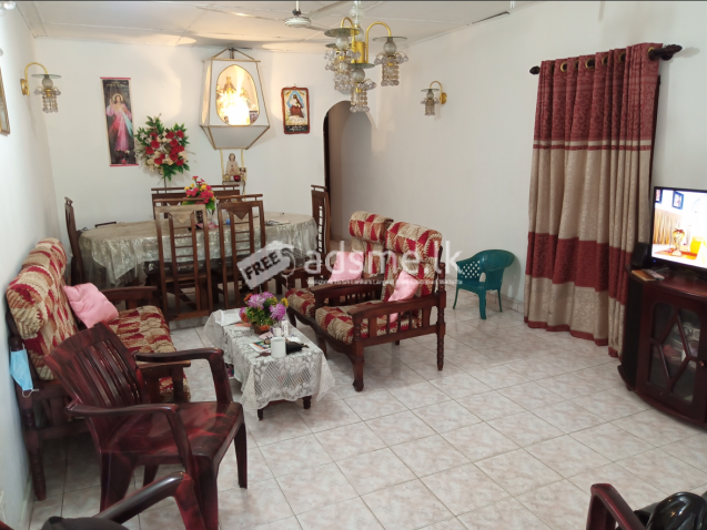 House with Annex for Sale in Kotte - Epitamulla Road