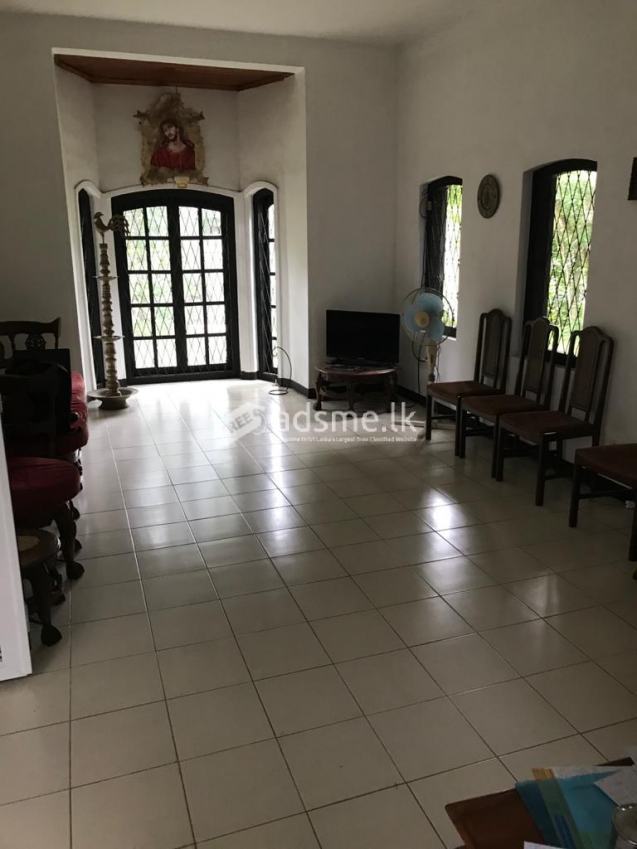 8 bed roomed (6 with A/C) House in Katunayake Greater Colombo Area for sale