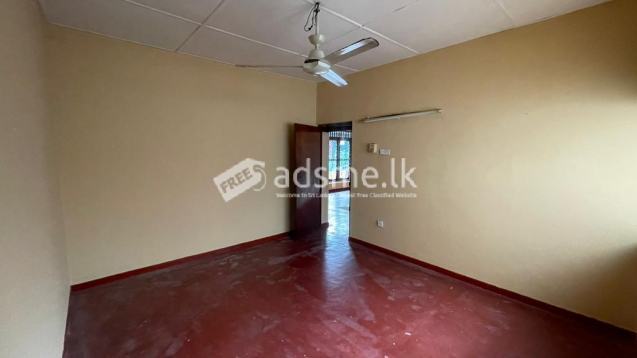Upstairs House For Rent In Kent Road, Colombo 09
