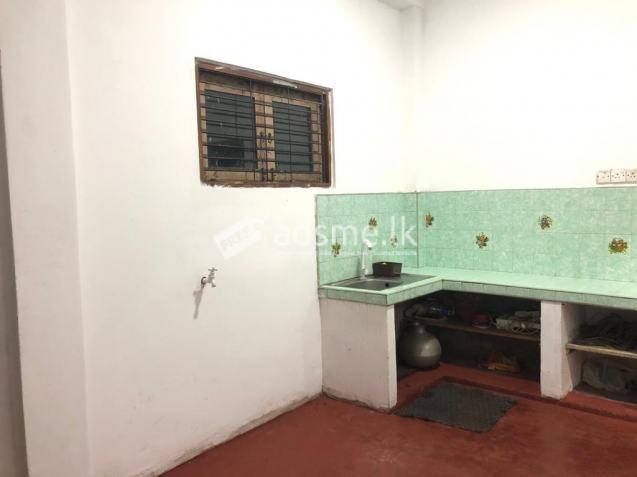 One floor is available for rent in Malabe