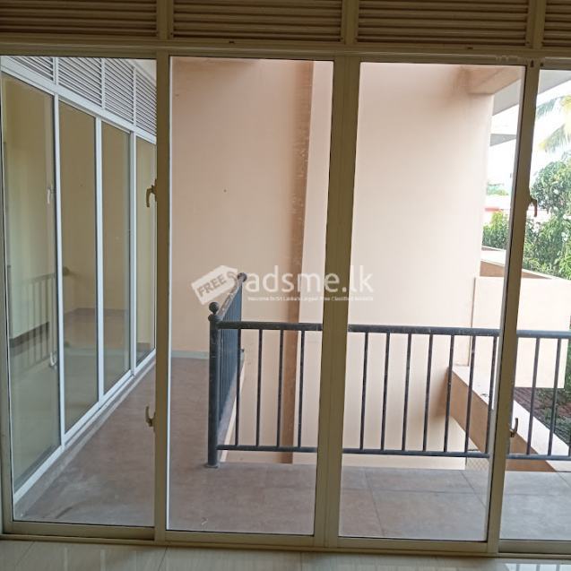 Maharagama 4 Bed Room Apartment for Rent