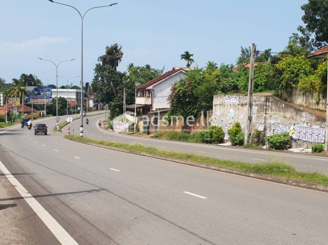 Commercial land for sale in Matara