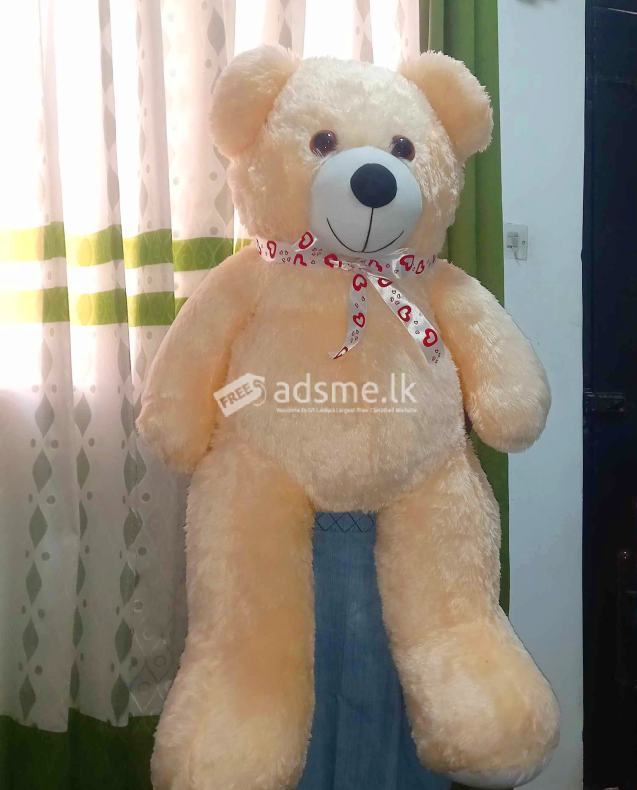 Teddy bear giant