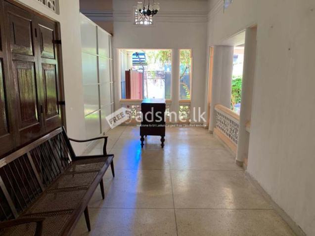 Land with a building for Sale in Templers Road, Mount Lavinia.