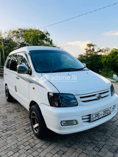 Toyota Noah  2002