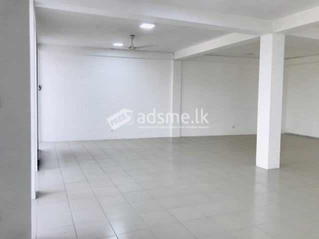 Commercial Building Space for Lease in the Heart of Gampaha City.