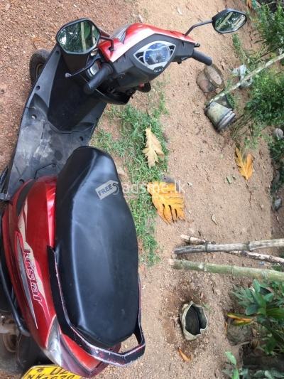 Bajaj Kristal 2009 (Used)