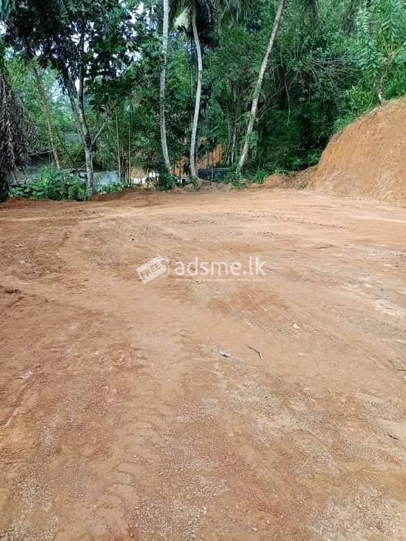 නව නගරය 800ක් දුරින් ඇති ඉඩමක් විකිණීමට