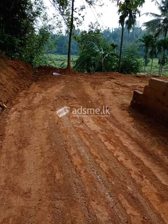 නව නගරය 800ක් දුරින් ඇති ඉඩමක් විකිණීමට