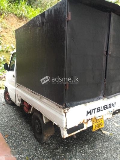 Mitsubishi Mini Truk 2004