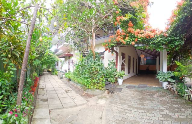 Prime Commercial/Residential Property in Gampola - Rs. 49 Million