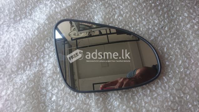 Toyota Vitz KSP130 side mirror glass / lens